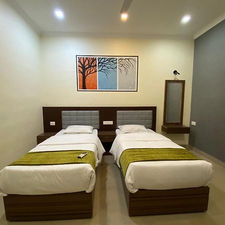Muziris Manor Residency Hotell Kochi Exteriör bild
