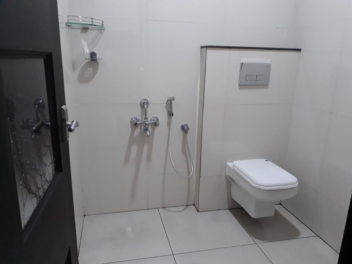 Muziris Manor Residency Hotell Kochi Exteriör bild