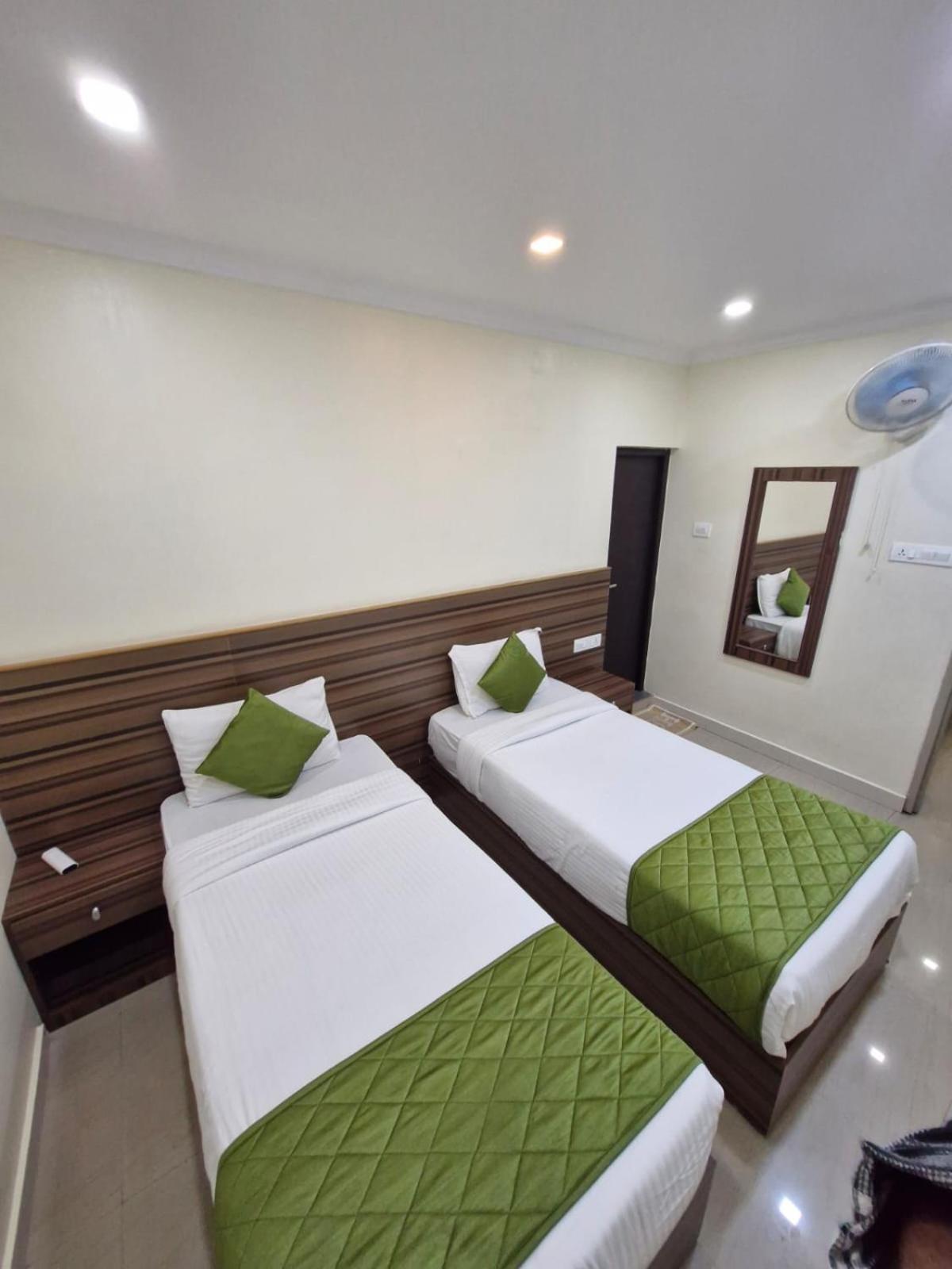 Muziris Manor Residency Hotell Kochi Exteriör bild