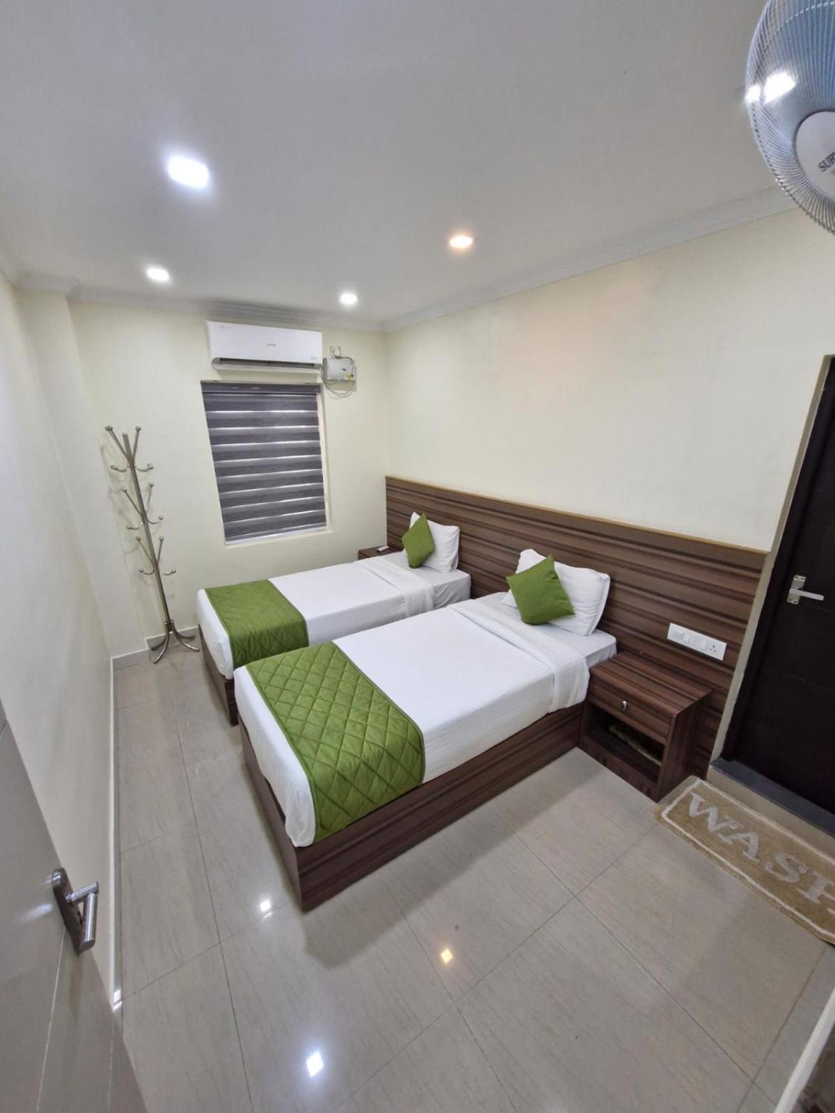 Muziris Manor Residency Hotell Kochi Exteriör bild